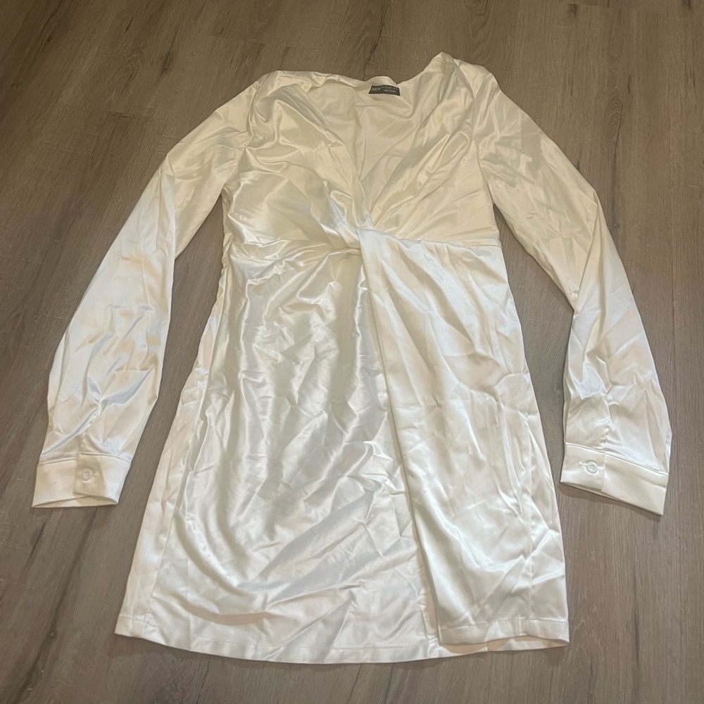 Shein white silk dress. Size large. Never worn. New.
